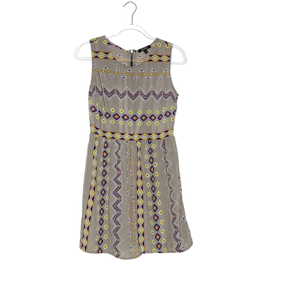BEBOP Sleeveless Mini Dress Fit & Flare Round Neck Geometric Pattern Gray Size M